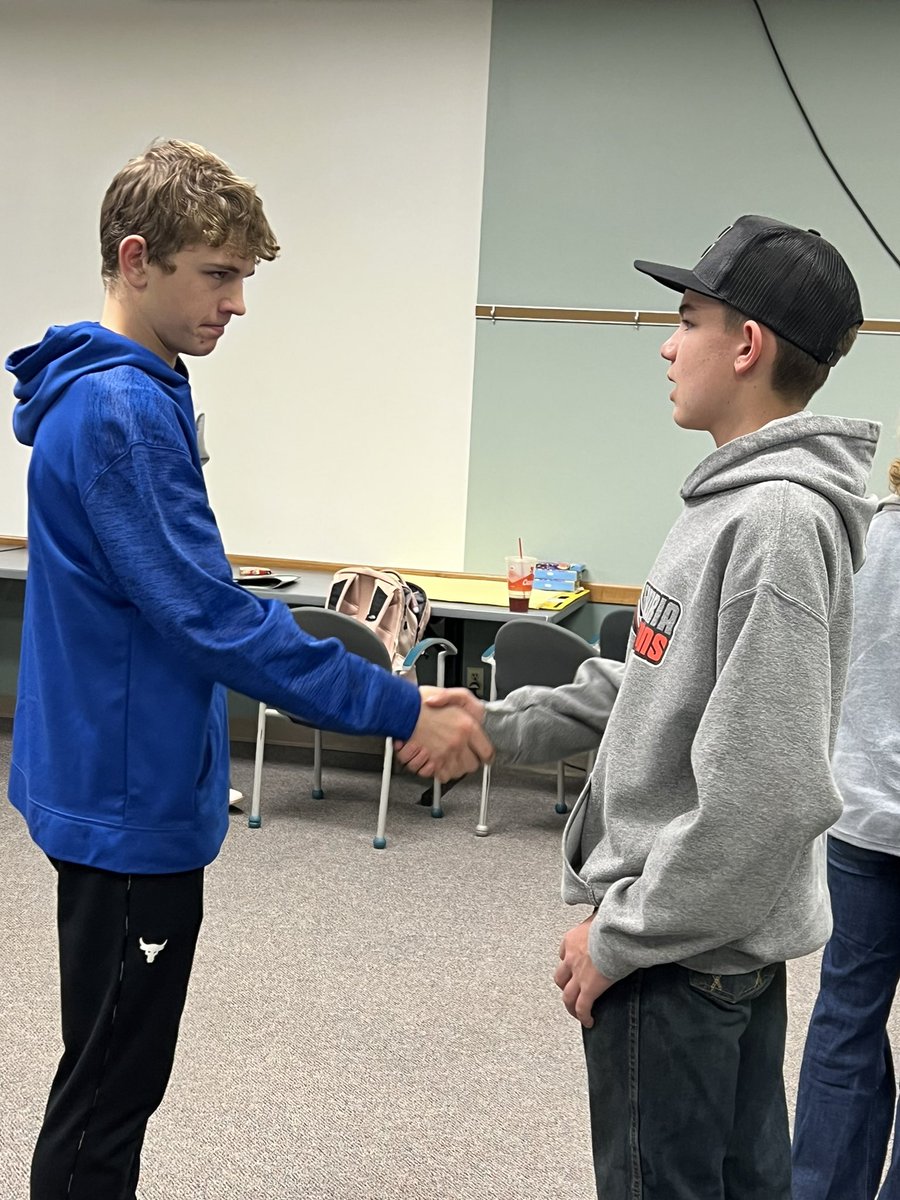 Kansas4H's tweet photo. We are working on communication skills at 4-H Ambassador Training so we can better promote #Kansas4H to new audiences! ππ€π€ https://t.co/wGjNrJj8Zc