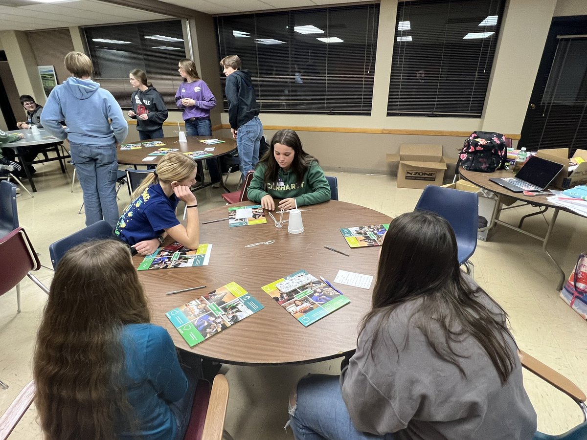 Kansas4H's tweet photo. We are working on communication skills at 4-H Ambassador Training so we can better promote #Kansas4H to new audiences! ππ€π€ https://t.co/wGjNrJj8Zc