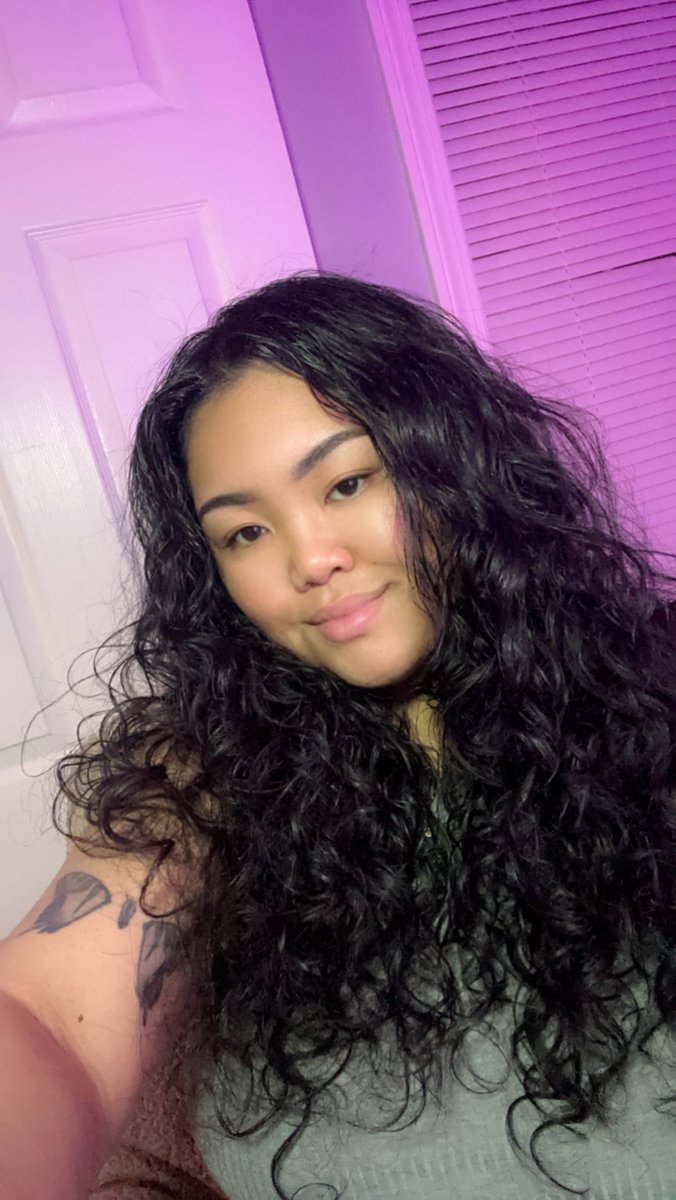 flexellevera's tweet photo. Learned how to embrace my curls 💜 https://t.co/1dRSbTdaTV