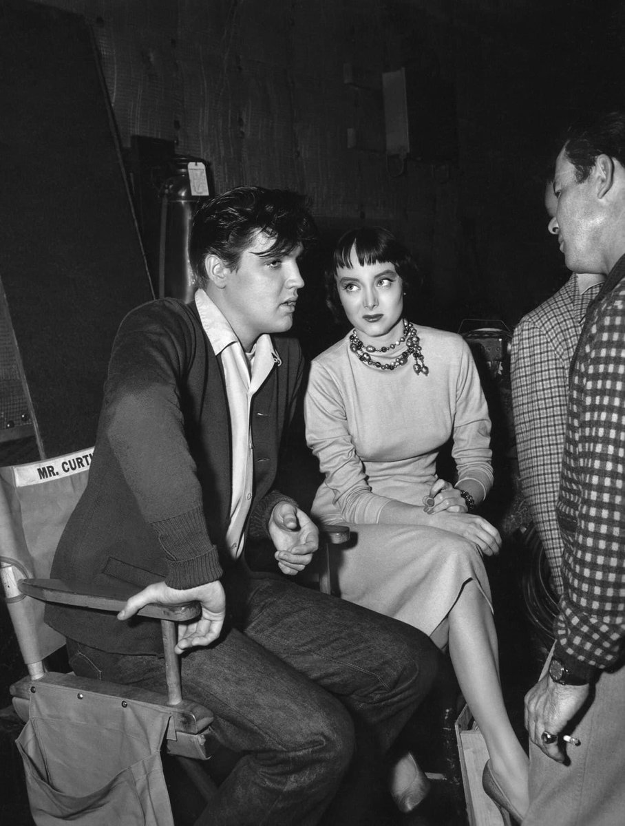 @hazelflag Speaking of handsome, here’s a sexy #ElvisPresley with #CarolynJones on the set of #KingCreole