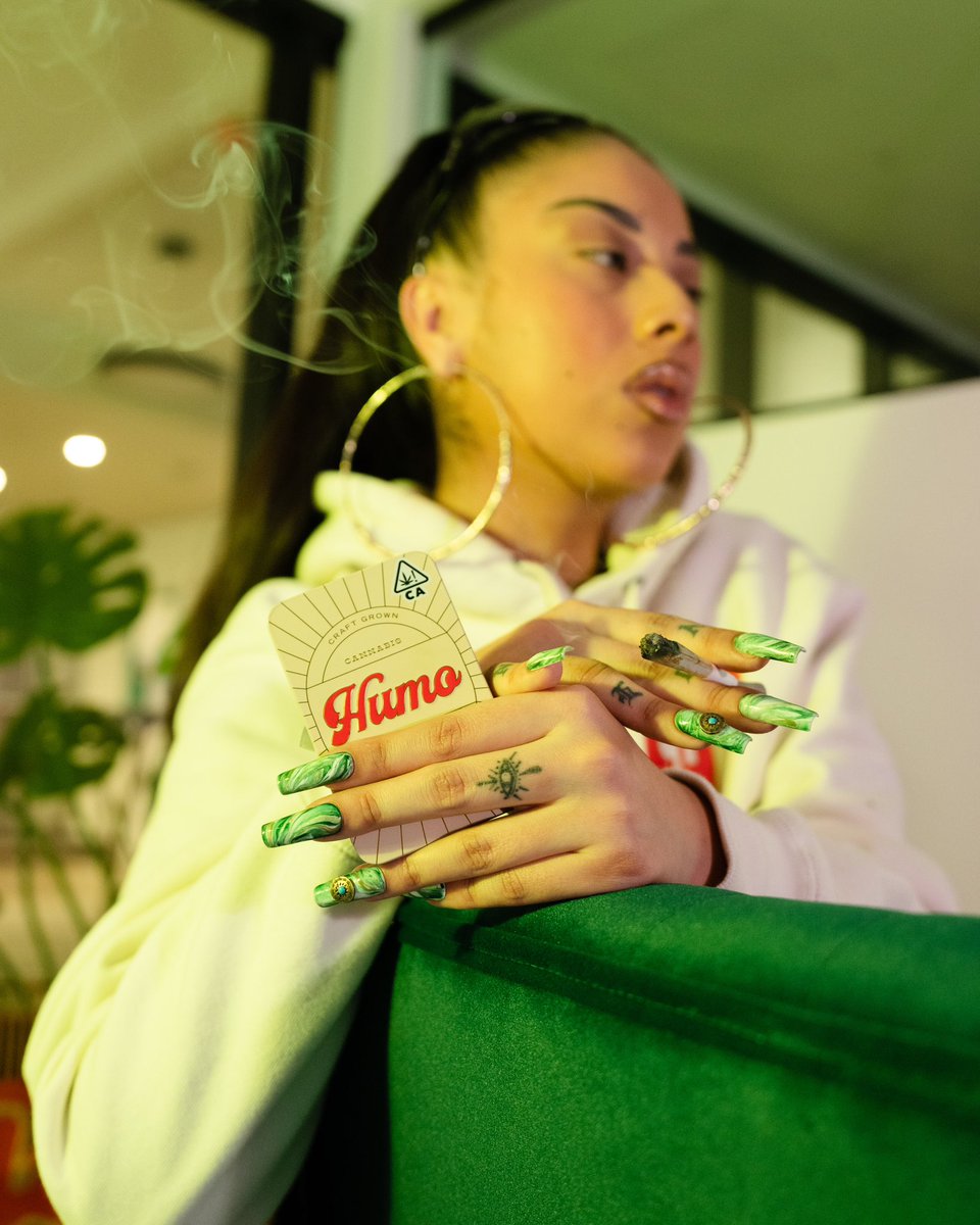 gethumo's tweet photo. Itโs Friday y el cuerpo lo sabe ๐๐ฝ๐ฅ
Pull up to @gocaliva locations this weekend for the rainy day Humo re-up ๐ง๏ธ #getHumo https://t.co/axCdgdBnrg