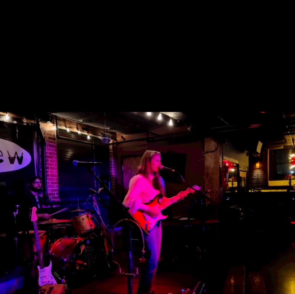 KCEsq's tweet photo. Thanks @MEJTweetin and @MichaelPanico1 for a great show at Askew. Great venue and Mary-Elaine brought the loud &amp; moody southern goth attitude tonite. Already a fave and about to have a big year https://t.co/SDZlazgzW8