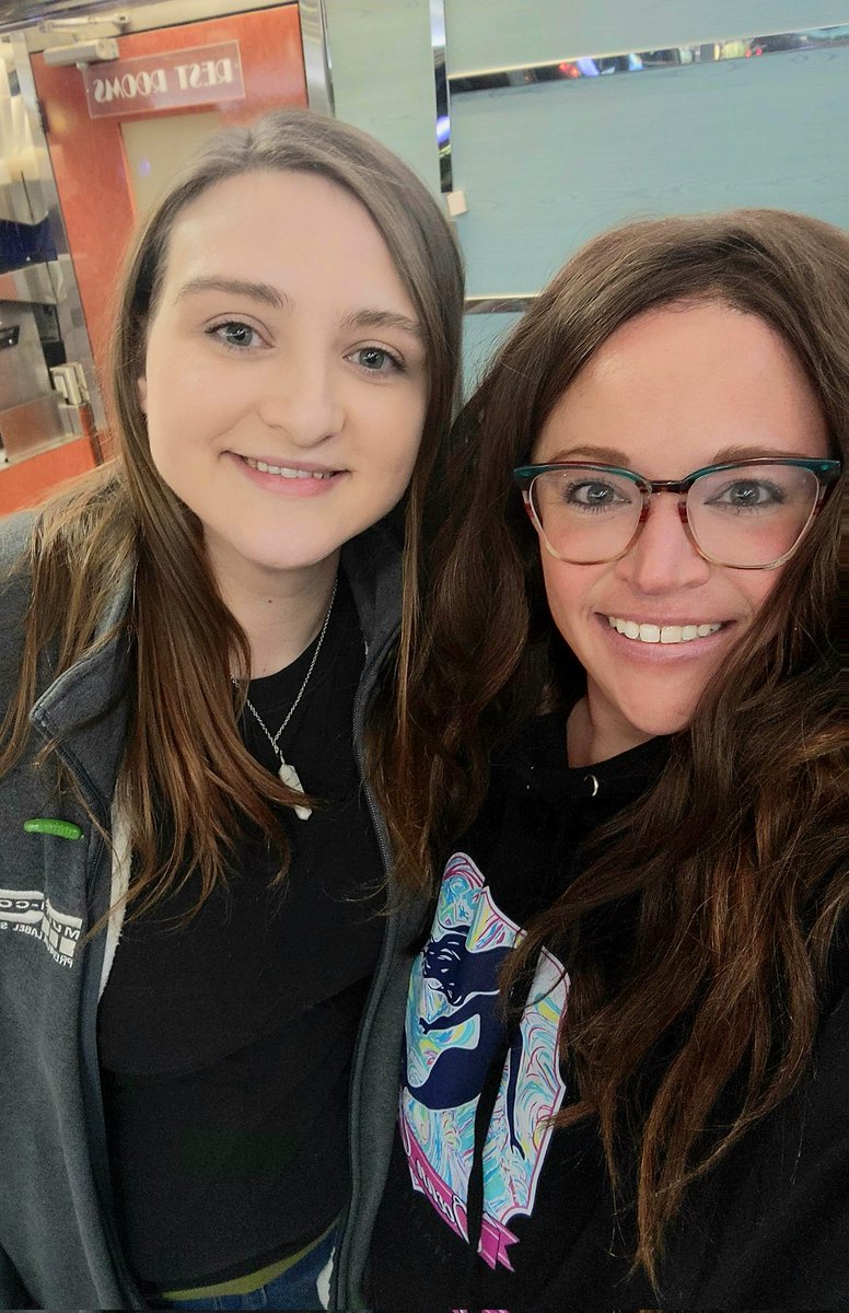 TDaven01's tweet image. Happy 5 years sober, my sweet friend! So happy that I got to celebrate with you tonight! 💕🫶🥳🎈✨️ Blessed to have you in my life and proud of your accomplishments throughout these years ❤️ #GirlSquad #MyTribeMember #HappyGirls