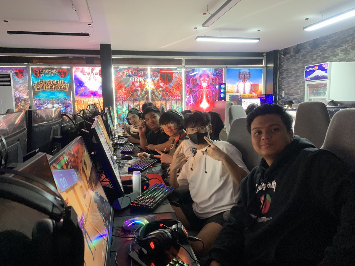 loydreamm's tweet photo. with the geng geng TTL 🫶 para sa #holdW @FernandoKrhis @venzeefps @JosephYulo1 @ez4cent https://t.co/BGA7mVOhYO