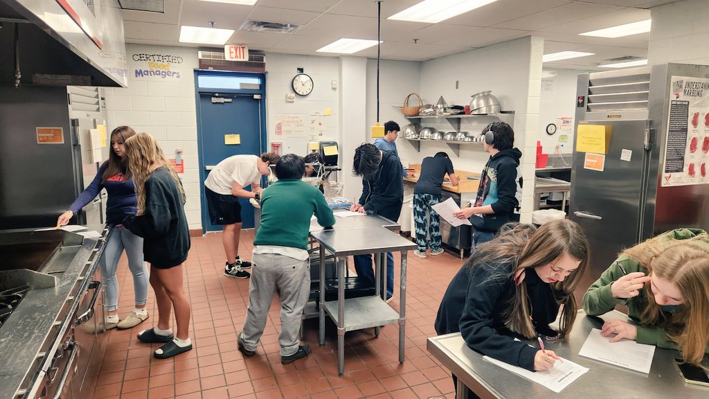 BroncoCulinary's tweet photo. It's been an intense few weeks for Advanced Culinary students... they've been reviewing, studying, collaborating, &amp; today used their Servsafe training to inspect the kitchen like a health inspector. Next week there will be a new crop of certified Food Managers here at Brandeis! https://t.co/ua0IyhxuKT