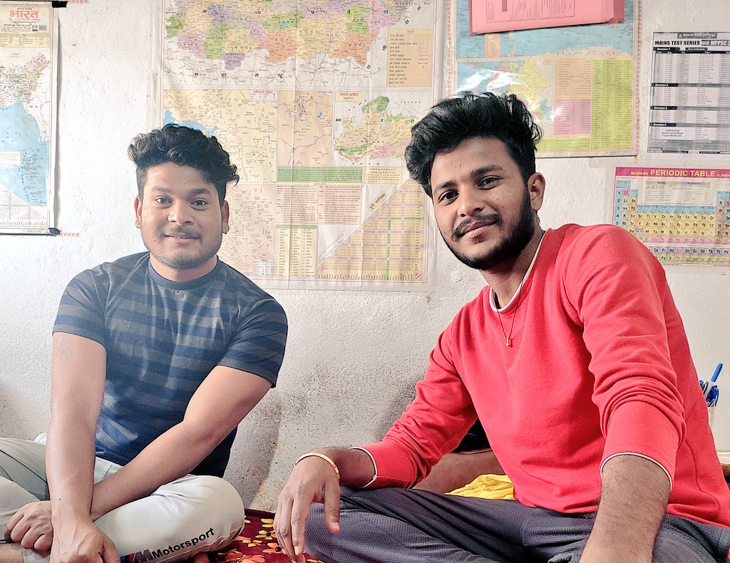 #जयस 🏹
गोंडवाना की बुलंद आवाज बड़े भाई <a href="/devravenoffice/">देवरावेन भलावी</a>जी के साथ अपने रूम पर सामाजिक चर्चा करते हुए...

जिगर चाहिए, हौसला चाहिए भीतर जरा आग चाहिए, आखों में तेज चाहिए,किसी की हिम्मत नहीं होनी चाहिए तुमसे फालतू बात करने की....
💪जोहार इन्दौर।🏹