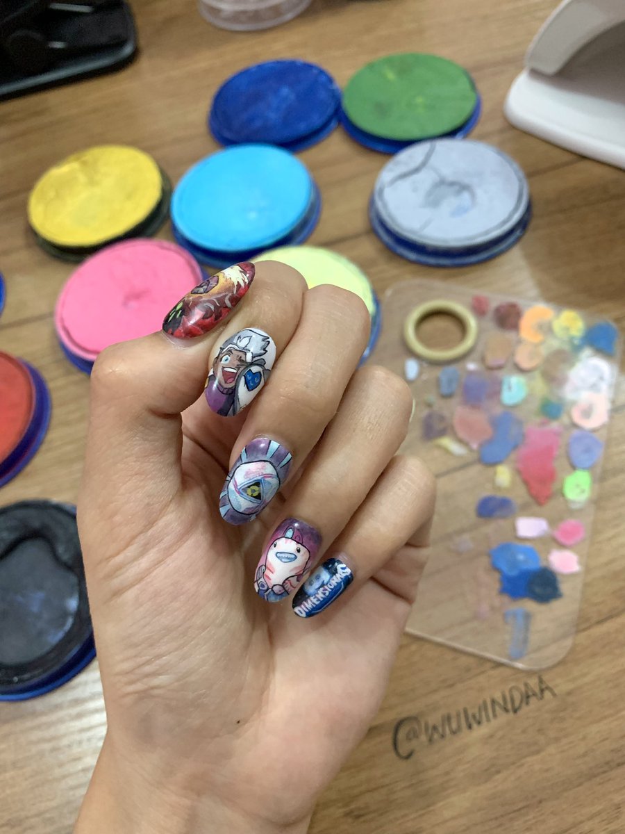 wuwindaa's tweet photo. Spend my last weekend making this @DimensionalsRPG Nail Art for @DimensionalsArt 🥰
Tell me if you want one for your girlfriend😍❤️‍🔥
Comment down below which nail is your favorite one👇
Thank you for this creative opportunity🤝@SashaMackinnon @MinoGamesInc #DIMENSIONALSARMY https://t.co/JDJcc815ha