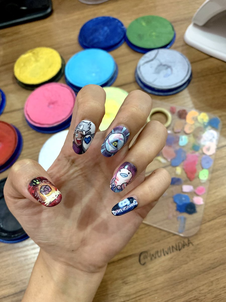 wuwindaa's tweet photo. Spend my last weekend making this @DimensionalsRPG Nail Art for @DimensionalsArt 🥰
Tell me if you want one for your girlfriend😍❤️‍🔥
Comment down below which nail is your favorite one👇
Thank you for this creative opportunity🤝@SashaMackinnon @MinoGamesInc #DIMENSIONALSARMY https://t.co/JDJcc815ha