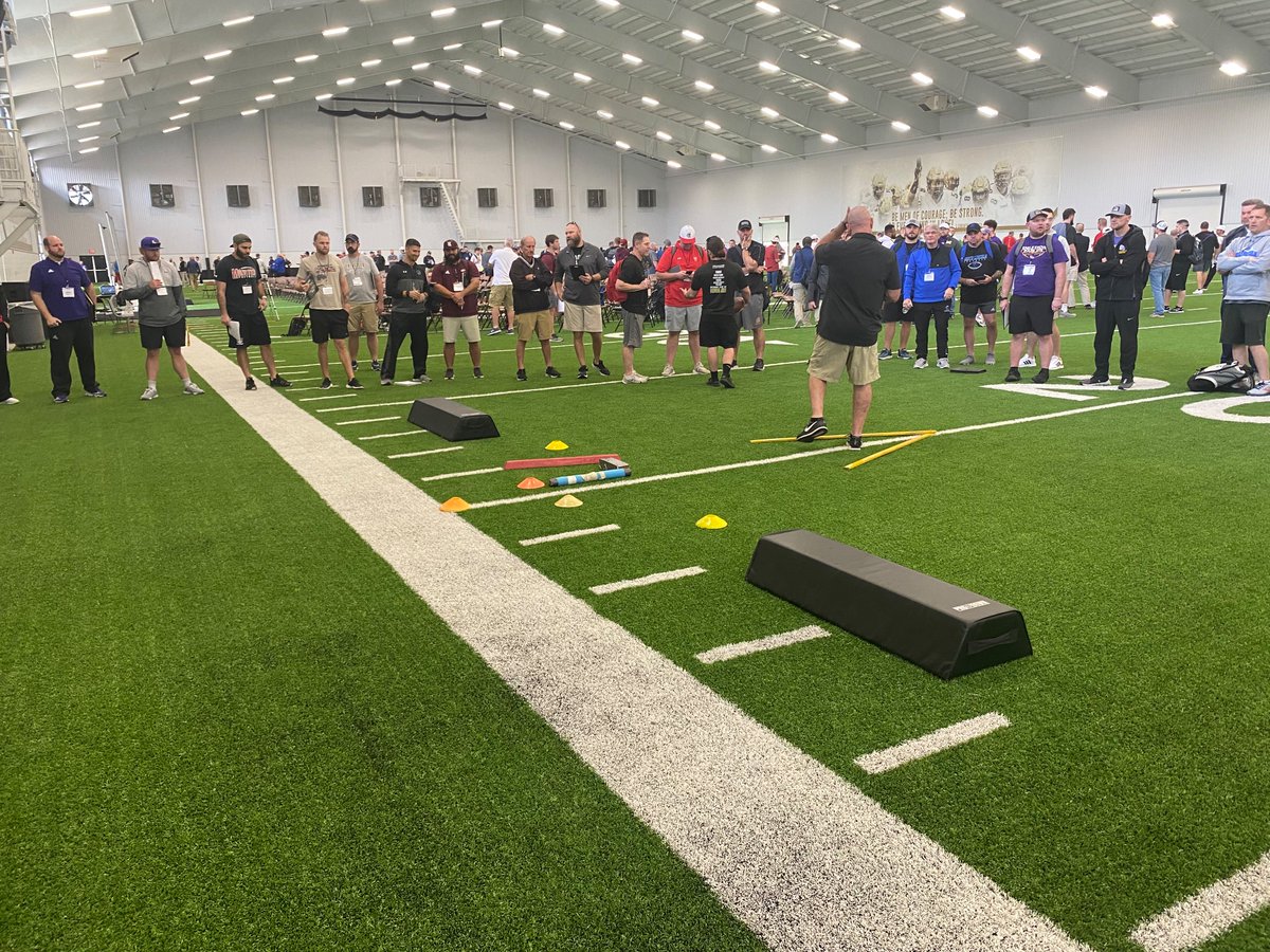 bcsvikingfb's tweet image. Had an amazing two days with @Harding_FB .  I can’t wait to get home and download and assess all the information.  They are growing Christ centered men of character and compassion.  And, along the way, playing some pretty great football! #flexbonenation #tripleoption