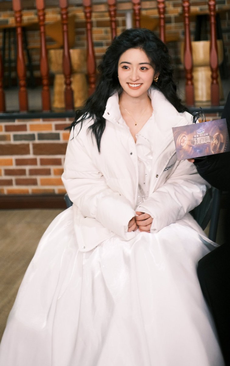 PHmooncakes's tweet photo. SHEN YUE Studio weibo update 2.25.23

 Relive the romance and pay tribute to the classics 💐 The tidbits are falling [Class has started] 👰

#InfiniteTranscendenceClass 
#memoriesbeyondhorizon 
#ShenYue 
#沈月 https://t.co/w5sSwkuIIG