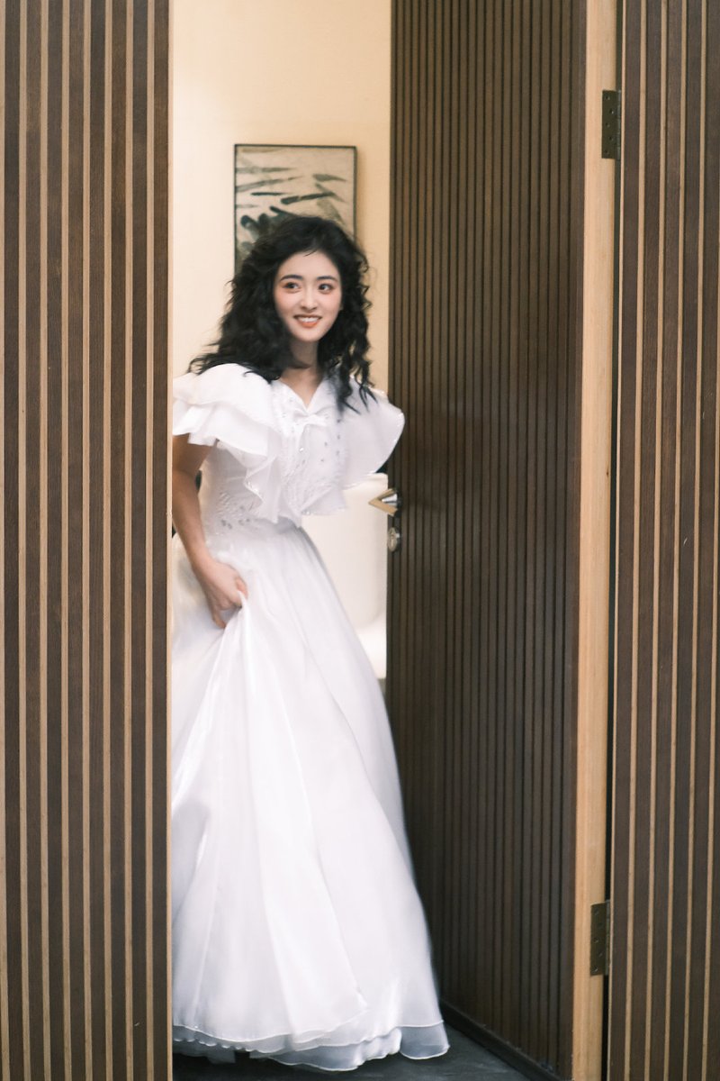 PHmooncakes's tweet photo. SHEN YUE Studio weibo update 2.25.23

 Relive the romance and pay tribute to the classics 💐 The tidbits are falling [Class has started] 👰

#InfiniteTranscendenceClass 
#memoriesbeyondhorizon 
#ShenYue 
#沈月 https://t.co/w5sSwkuIIG