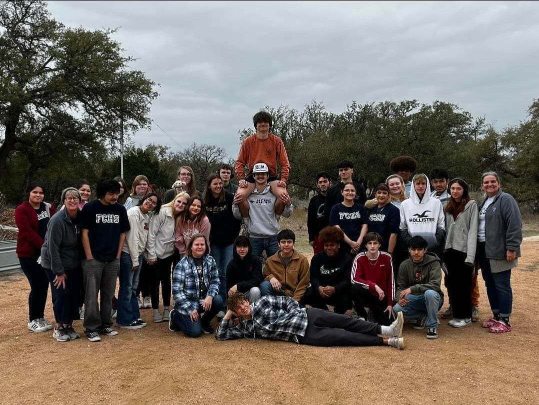 ellenpatty5's tweet photo. Today Falls Career HighSchool accomplished a lot for the Phoenix Center trail project. Mulched trails, painted rocks with positive messages. #rickedwardsdayofservice @fierrojennifer @FCHS_Principal @MarbleFallsISD @MarbleFallsISD #PhoenixCenter https://t.co/1tCf6JKcex