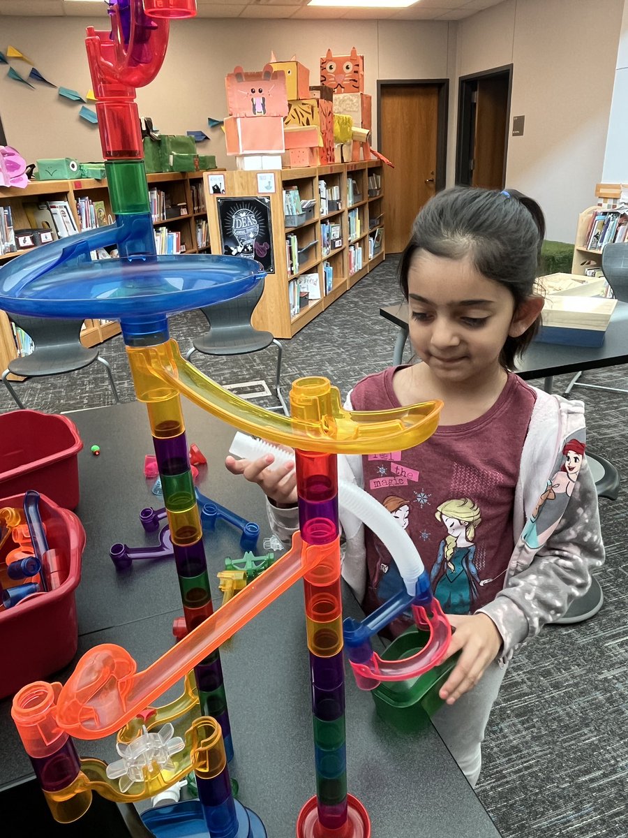 legitmrswhitt's tweet photo. “We are really great engineers!” Recess in the library - marble run style. 🤓@AshleyElem @FISD_Libraries https://t.co/fjcC1uyKqP