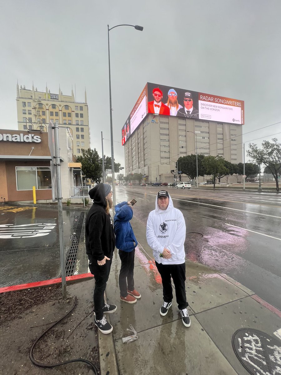 johnnyisme's tweet photo. they really put me on a billboard 😂😭 https://t.co/YHXcsVW9ho