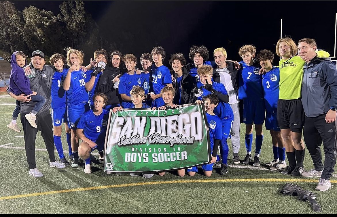 coach_hales's tweet photo. What a night to be a Torrey!! So proud of our @TorreyAthletics boys soccer and basketball teams for taking home championships tonight! Pretty cool having 8 @TORREYFOOTBALL players earn rings tonight! #OneTreeOneTeam #TorreyPride https://t.co/aYbOwxuaUm