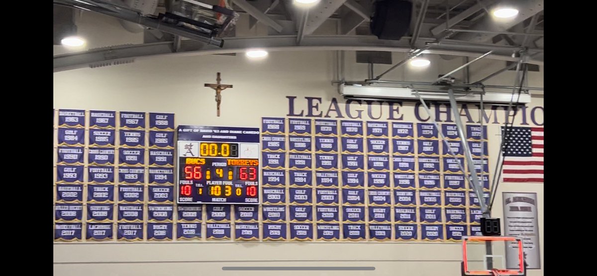 coach_hales's tweet photo. What a night to be a Torrey!! So proud of our @TorreyAthletics boys soccer and basketball teams for taking home championships tonight! Pretty cool having 8 @TORREYFOOTBALL players earn rings tonight! #OneTreeOneTeam #TorreyPride https://t.co/aYbOwxuaUm