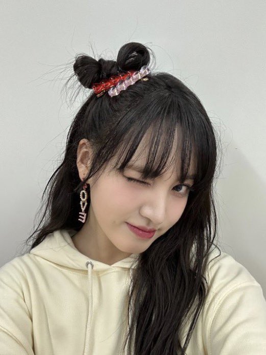 LIZchan_Love's tweet photo. あいぶちゃんたち8公演おつかれさま！
いっぱーーーい休んでね？？？？🥺♡
@IVE_twt @IVEstarship 
 #IVE_The_Prom_Queen  #IVEファンコン https://t.co/ociSyGyS9s