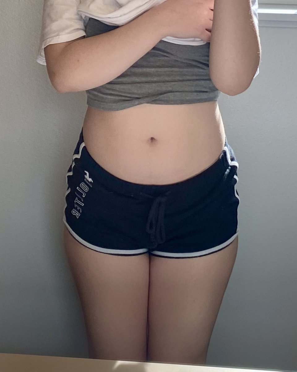 anotherdollgirl's tweet photo. just realized i have a before pic i took in the same spot and in a similar fit 🫣 https://t.co/sRYqfFSMnJ