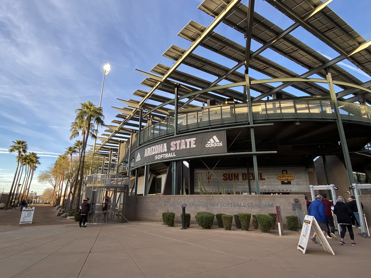 BSherSB's tweet photo. Arizona State vs Iowa State did not disappoint! #heavyweightfight @Coach_Sarg @CoachPinkerton @Jkolaitis3 https://t.co/eEaQXmGpPC