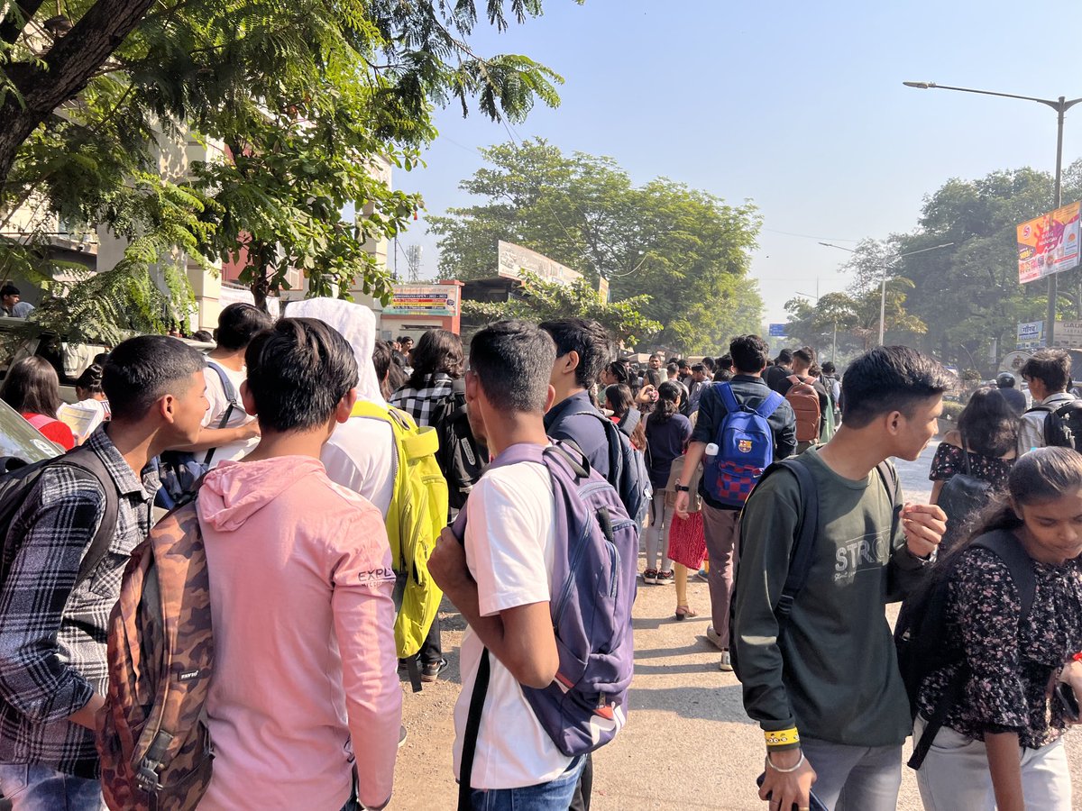 swatidTOI's tweet photo. XIIth board exam. #HSCStudents wait and do last minute brush up for a paper today in #Mumbai https://t.co/6yz2q6qKVe