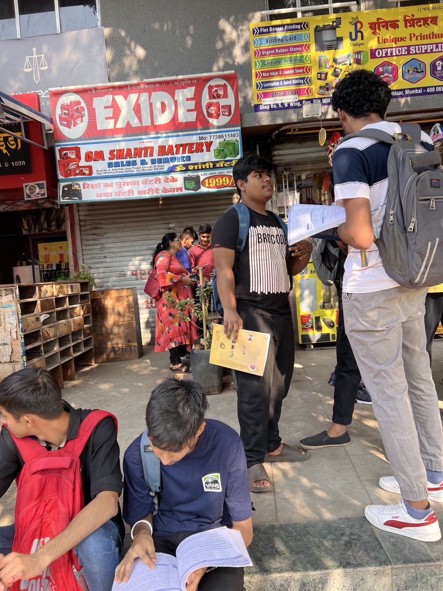 swatidTOI's tweet photo. XIIth board exam. #HSCStudents wait and do last minute brush up for a paper today in #Mumbai https://t.co/6yz2q6qKVe