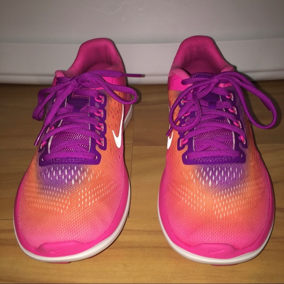 fayepaschall's tweet photo. So good I had to share! Check out all the items I'm loving on @Poshmarkapp #poshmark #fashion #style #shopmycloset #nike #turnerentertainment #carebear: https://t.co/W7kBUGCcN5 https://t.co/yinzuwQQTY