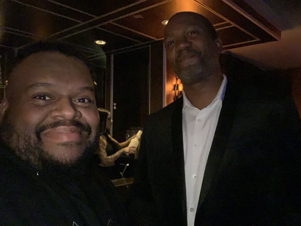 DubyuhJaycee's tweet photo. Oh nothing, just doing NFL mixer things at invite only soft club openings with my boss. Wbu? @completegamer1 #Vegas #eSports #ResetTheTrend #KeepItJoosey https://t.co/zrVFR3mmuV