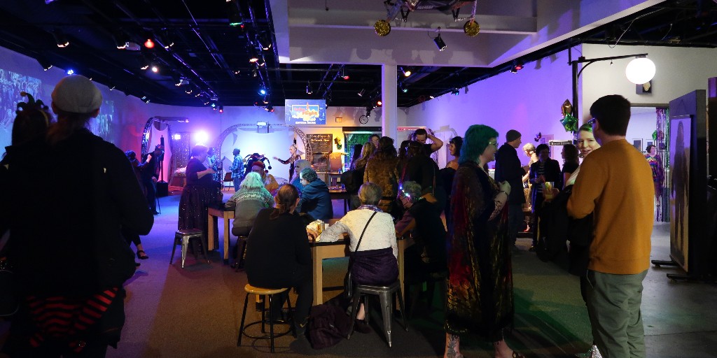Science_Works's tweet image. The 21+ Mardi Gras event is wonderful. Great company, and music. Play games, shop the Night Market, this ScienceWorks After Dark has something for everyone.