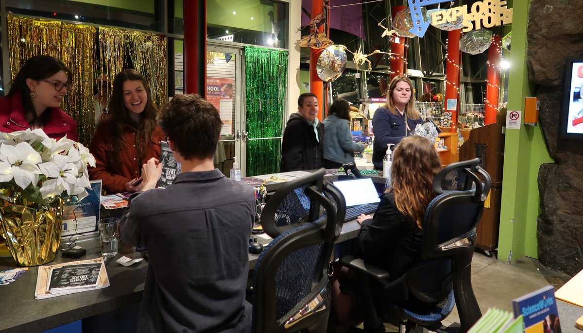 Science_Works's tweet image. The 21+ Mardi Gras event is wonderful. Great company, and music. Play games, shop the Night Market, this ScienceWorks After Dark has something for everyone.