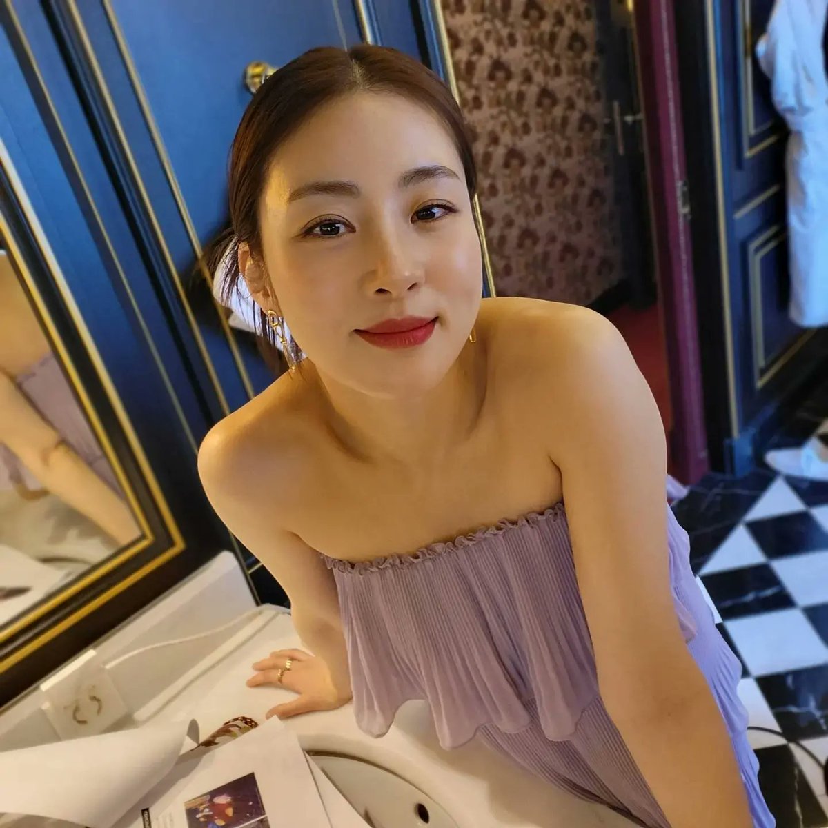 KSora_IFC's tweet photo. 230224 Kang Sora Instagram update reveramess_:

#싱글즈 #레스케이프호텔

#Singles #lescapehotel

#KangSoRa #강소라 #姜素拉 https://t.co/RA7vDvHqSb