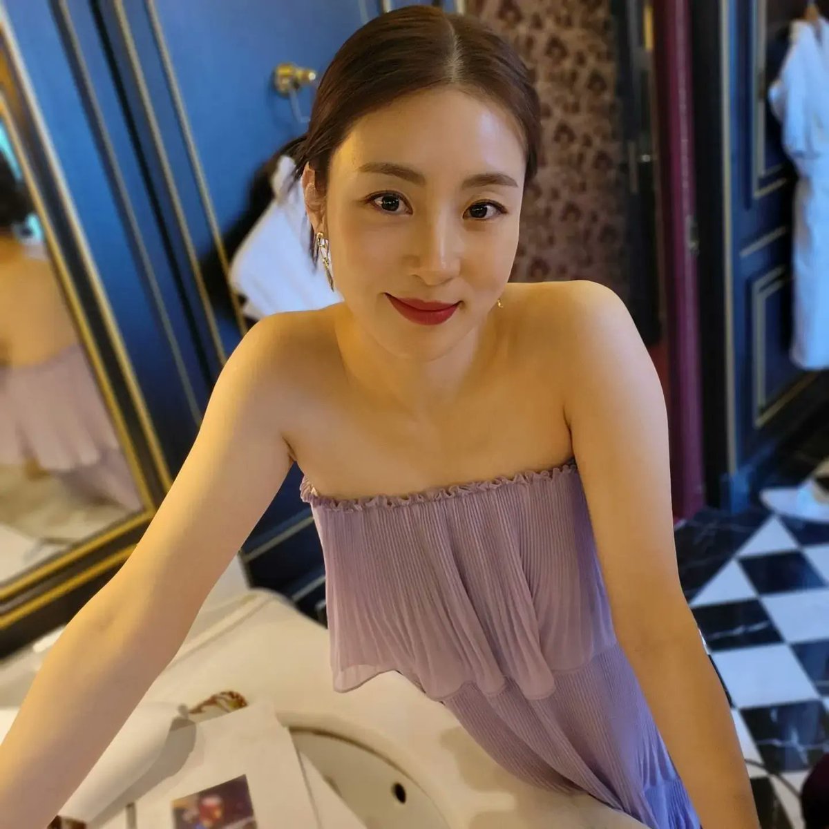 KSora_IFC's tweet photo. 230224 Kang Sora Instagram update reveramess_:

#싱글즈 #레스케이프호텔

#Singles #lescapehotel

#KangSoRa #강소라 #姜素拉 https://t.co/RA7vDvHqSb