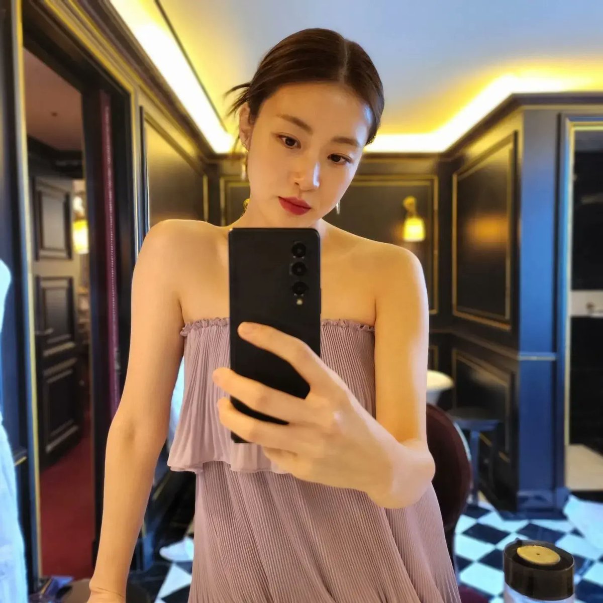 KSora_IFC's tweet photo. 230224 Kang Sora Instagram update reveramess_:

#싱글즈 #레스케이프호텔

#Singles #lescapehotel

#KangSoRa #강소라 #姜素拉 https://t.co/RA7vDvHqSb