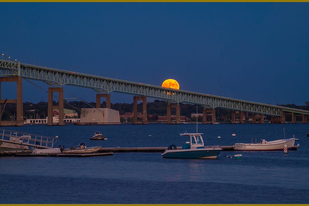 storman_norm33's tweet photo. Hunter full moon rising #freelancephotographer #photographers #fullmoon #photography https://t.co/ZnuZv2lW8n