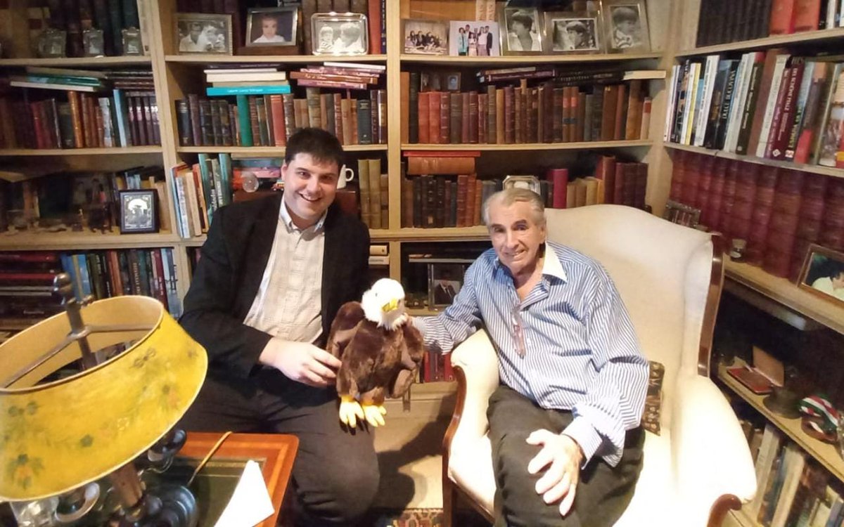 Entrevista con el Ingeniero <a href="/JorgePereyrade2/">Jorge Pereyra de Olazabal</a>, que se desempeñó como Secretario de Industria y Comercio, y Viceministro de Defensa durante el gobierno de #Menem.

<a href="/MiguelPichetto/">Miguel Ángel Pichetto</a>