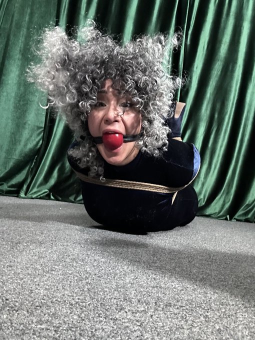 Serious shout out to my beeatch @veryVonka for putting in that work today in front n behind the camera<a class="tags" href="/tag/veryvonka">@veryvonka</a><a href="/tag/mvp"class="tags"><span>#mvp</span></a>