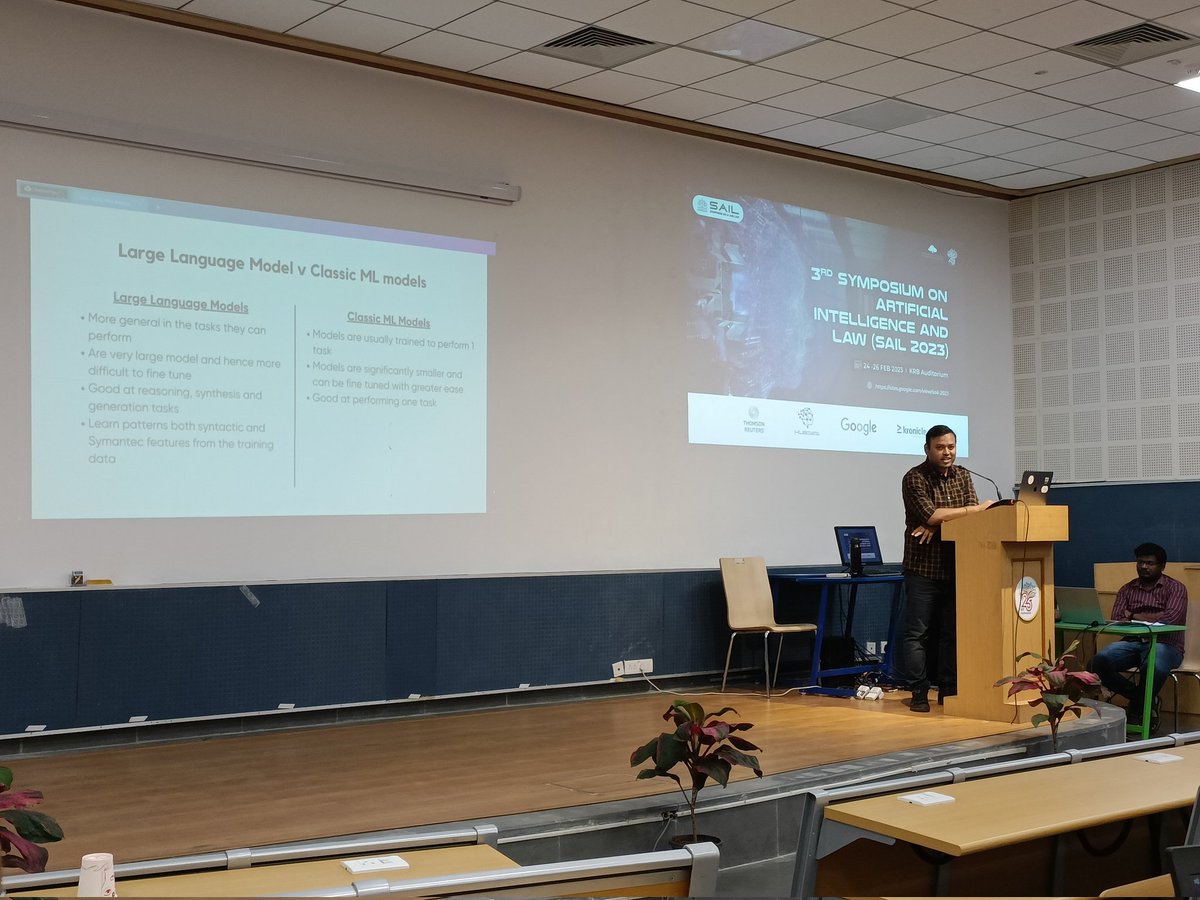 SymposiumAILaw's tweet photo. Let's understand the difference between LLM vs LM. By Saurabh Karn (OpenNyAI) https://t.co/xkvWn6IDSJ