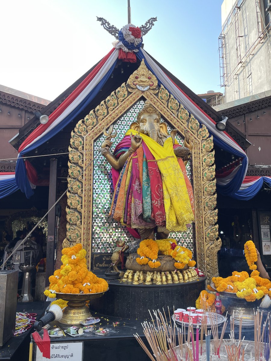 ราศีที่พระพิฆเนศท่านจะประทานพรให้สมหวังในทุกเรื่อง โดดเด่นเรื่องการงาน การเรียน และการเงินเป็นหลัก

กุมภ์
พฤษภ
เมถุน
กรกฎ

ท่อง “โอม ศรี คเณศายะ นะมะฮา 1 จบ” ขอให้สมหวังได้ทุกเรื่อง 1เรื่องเท่านั้น 

ปล.รีทวิต+พิมพ์9เพื่อรับคำทำนายและขอให้สมหวังโดยเร็ว🔮

#ดูดวง #สายมู