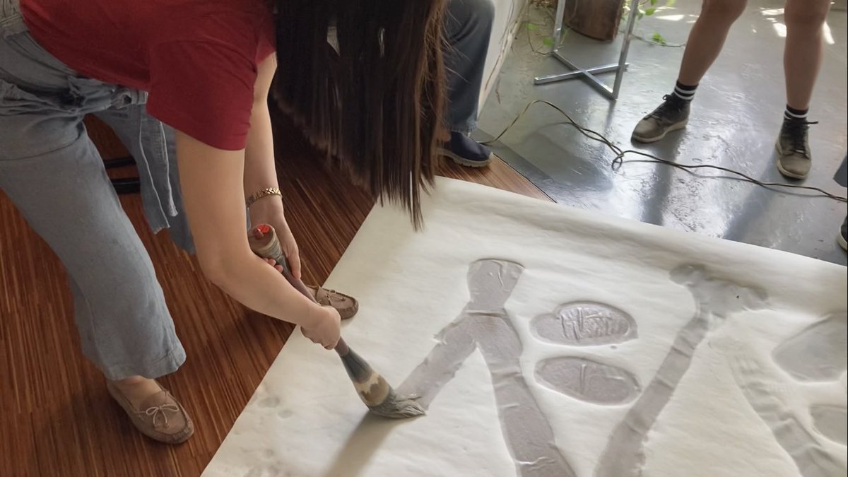 I am not mopping the floor. 😂