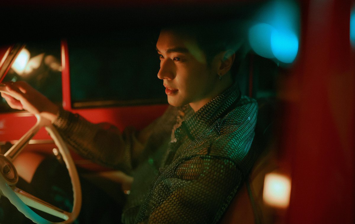around_ent's tweet image. “โอบ โอบนิธิ”  เผยอีกแพสชัน  เปิดตัวในฐานะศิลปินน้องใหม่
พร้อมปล่อยเพลง “ต่อให้เธออยู่ไกล (Moon to Mars)” เพลงแรกในชีวิต!!

a-roundent.com/archives/33707

 #ต่อให้เธออยู่ไกล
#MoontoMars #OABNITHIต่อให้เธออยู่ไกล #OABNITHIต่อให้เธออยู่ไกล_mv #oabnithi