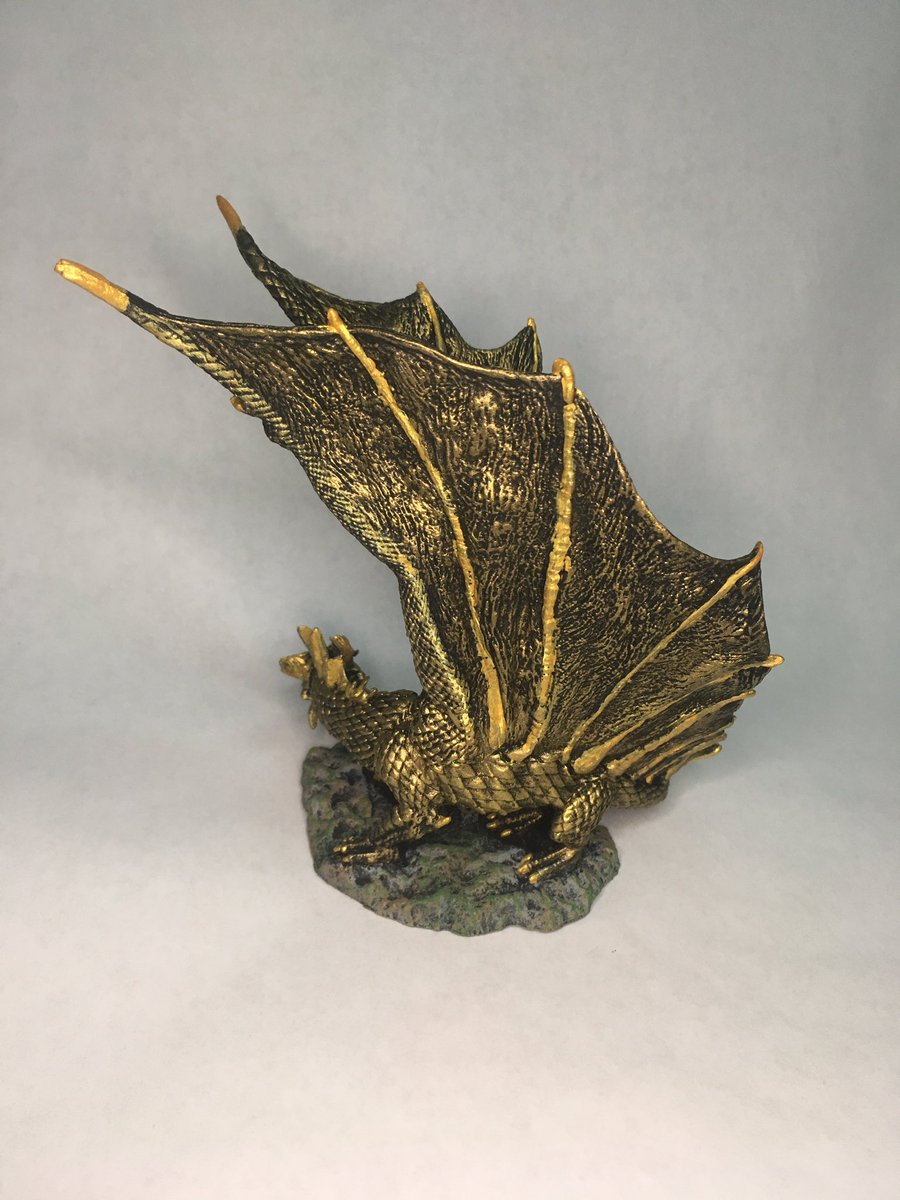 darkzomb's tweet photo. Won a @wizkidsgames young gold #dragon #mini from @TtlPrtyChll, so I tried #painting a tarnished gold dragon. #dndminiatures #minipainting #dnd #dndmini #dragonmini #miniaturepainting 🧵 https://t.co/kvivy59PPA