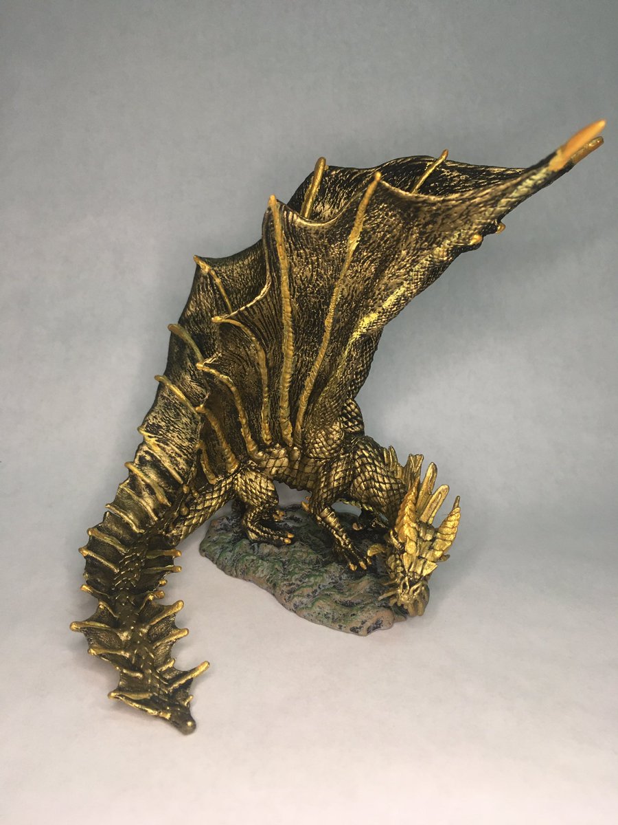 darkzomb's tweet photo. Won a @wizkidsgames young gold #dragon #mini from @TtlPrtyChll, so I tried #painting a tarnished gold dragon. #dndminiatures #minipainting #dnd #dndmini #dragonmini #miniaturepainting 🧵 https://t.co/kvivy59PPA