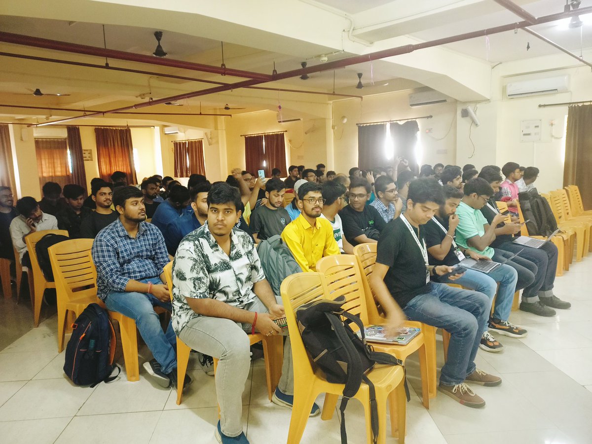 FossKolkata's tweet photo. Housefull!! ✨ https://t.co/4N7bwLAYMu