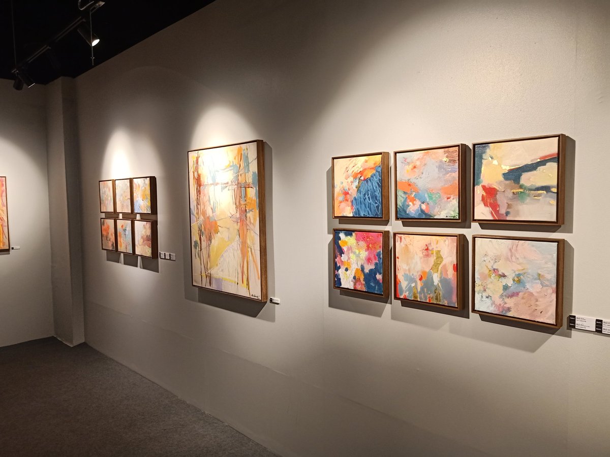 KiratiSatt's tweet photo. Art gallery day 💯🎨🖼️ https://t.co/785bH659gD