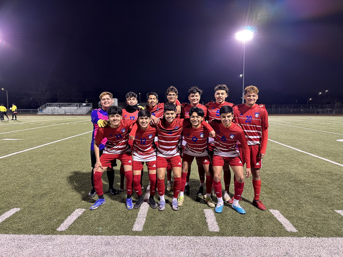It was a special night for our 2023 Senior Class. We fielded a starting line up of all seniors who have been so valuable to our program for 4 years.

Thank you guys for all your hard work.

<a href="/FWISDAthletics/">FWISD Athletics</a> <a href="/CRSideAthletics/">Carter-Riverside Athletics</a> <a href="/CRiversideHS/">Amon Carter-Riverside High School</a>