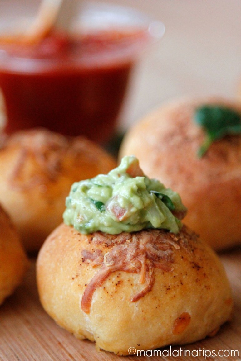 EasyHomeMeals's tweet photo. Ham Cheese Chipotle Bread Balls are a versatile and hearty snack!
.
Make it your own by serving with marinara sauce, salsa verde or guacamole 🥑
.
Get cooking with the recipe --> https://t.co/eP2zhqQesR
.
#easyhomemeals #breadballs #cheesysnack https://t.co/7rapt9cMEi