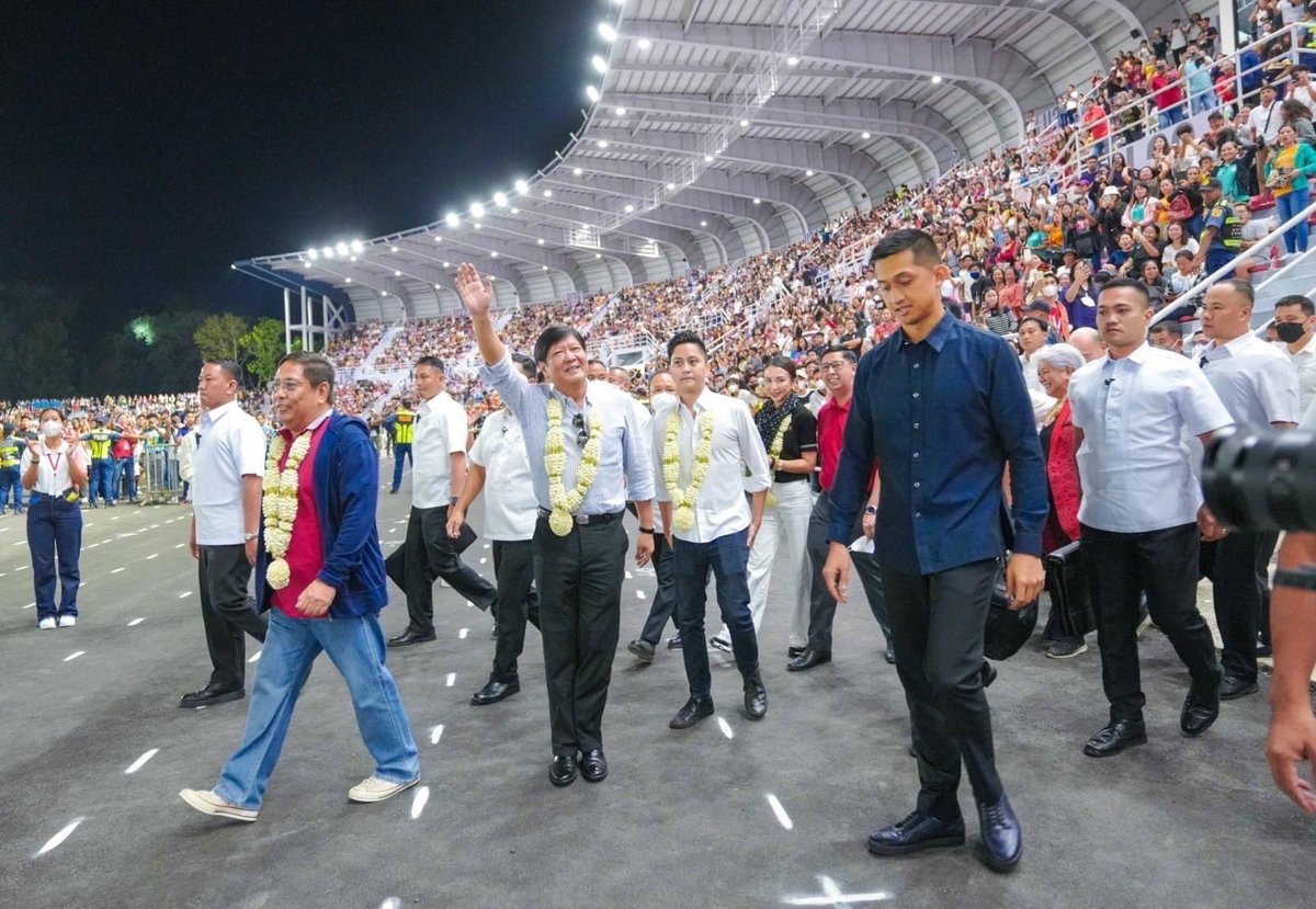 bongbongmarcos's tweet photo. Lubos tayong nasisiyahang makasama muli ang ating mga kakailian sa Tan-ok ni Ilocano Festival!

Mananatiling prayoridad ang lokal na turismo bilang pagpapahalaga sa ating mayamang kultura at pagsulong sa ating mabilis, matibay, at sama-samang pagbangon. https://t.co/UlYvYBpN1m