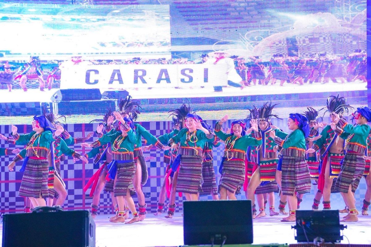 bongbongmarcos's tweet photo. Lubos tayong nasisiyahang makasama muli ang ating mga kakailian sa Tan-ok ni Ilocano Festival!

Mananatiling prayoridad ang lokal na turismo bilang pagpapahalaga sa ating mayamang kultura at pagsulong sa ating mabilis, matibay, at sama-samang pagbangon. https://t.co/UlYvYBpN1m