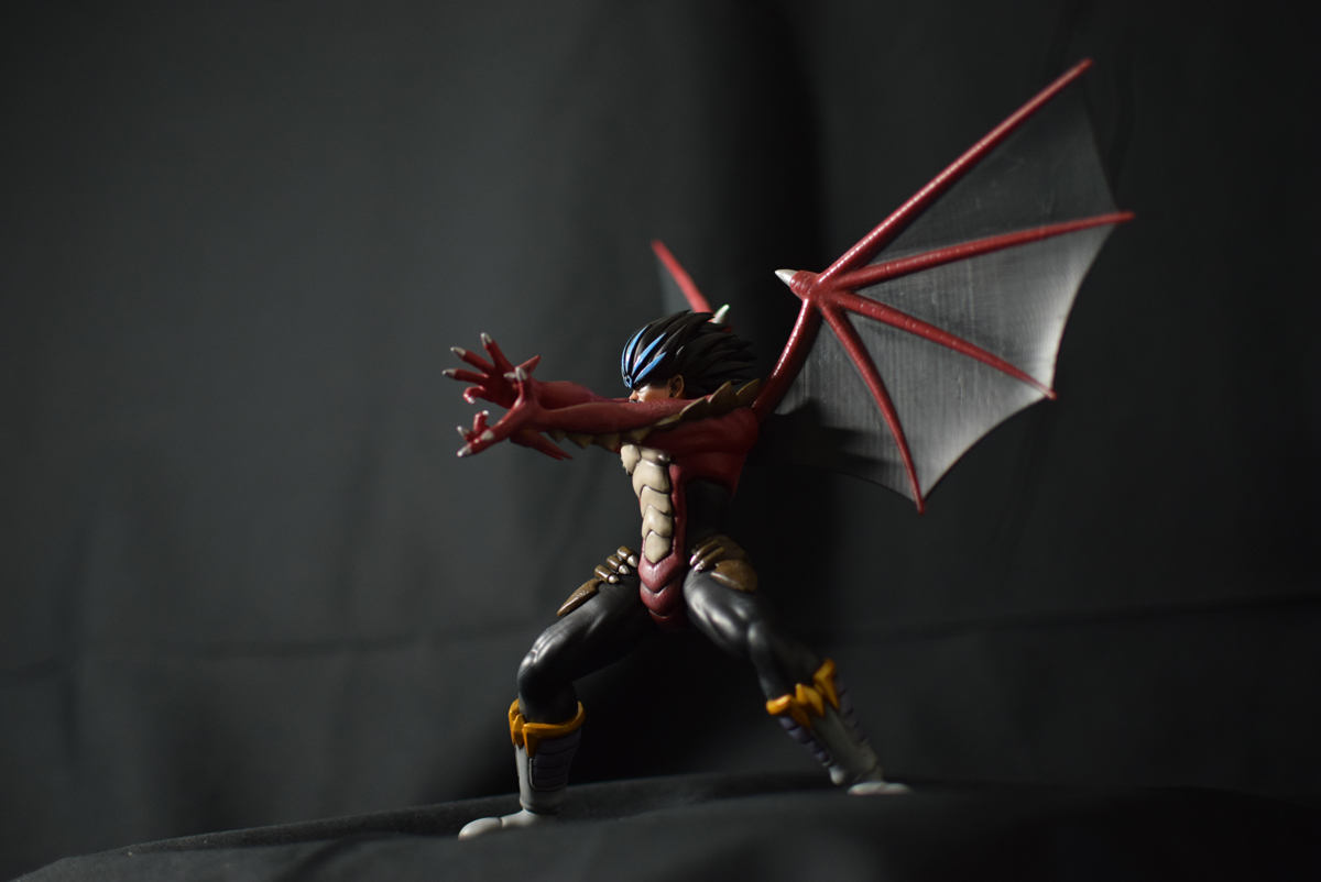 KTR2980's tweet photo. 竜魔人バラン、フィギュア完成。アニメのカラーを元に若干変更。エフェクトはドルオーラの溜めを表現。
#ダイの大冒険 #ドラゴンクエスト #竜魔人バラン ＃自作フィギュア https://t.co/TqAvNrtART