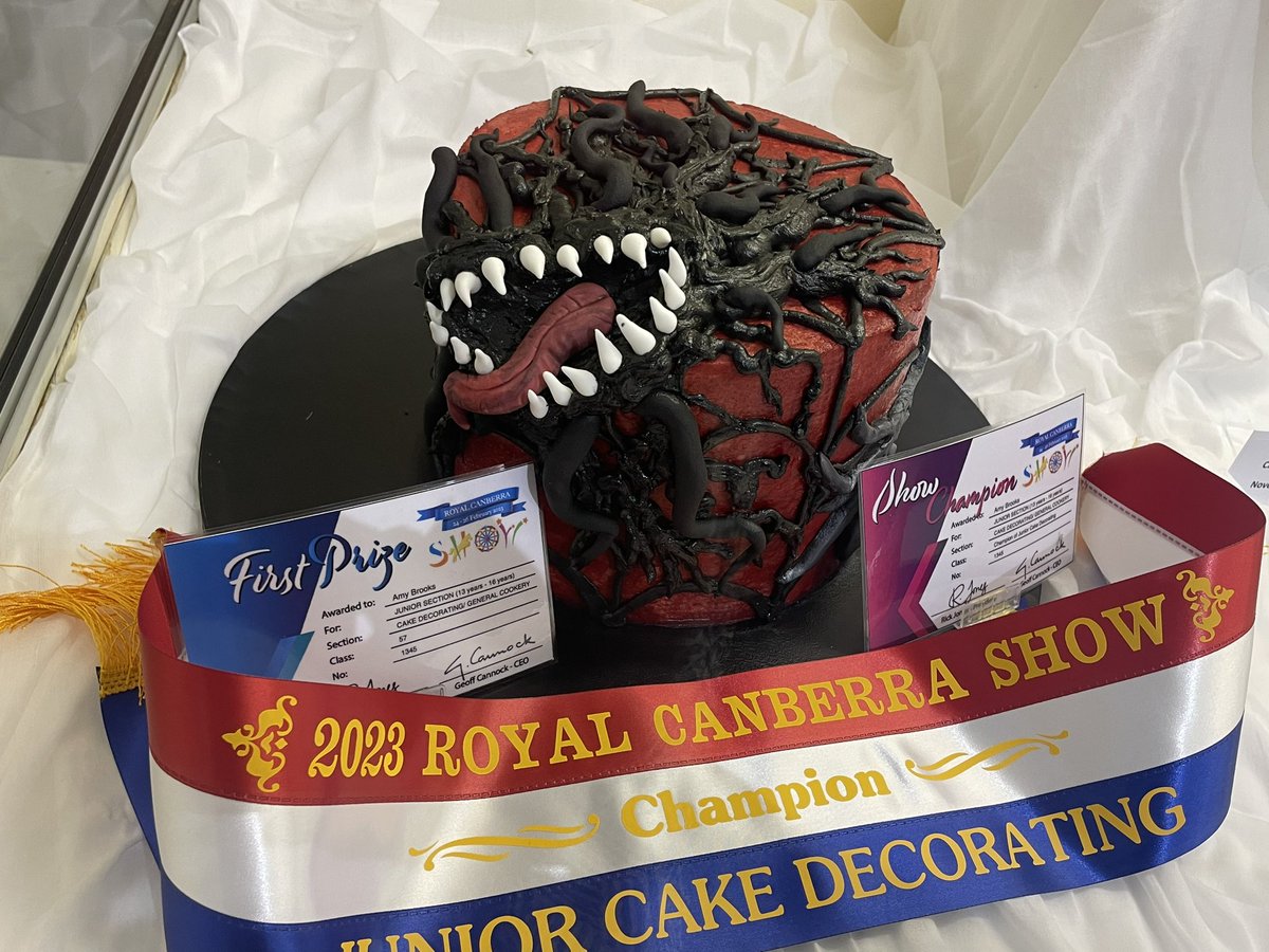 Clarissa_Thorpe's tweet photo. Seeing the farm animals, cakes and rides at the @CanberraShow A great day out! #Canberra https://t.co/K9Vd2TlmBb