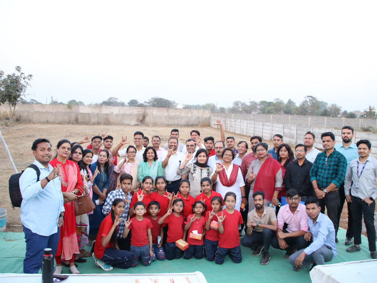 AvinashGroup's tweet photo. A mission filled with a lot of passion, hope and a very clear vision of what we want for the childrens of "Kopalvani".
A great initiative of Avinash Group of opening a school for the childrens of Kopal Vani at Avinash Garden City.
#Bhoomipooja #AvinashGroup #RelationForLife https://t.co/hbk4HFvBzX